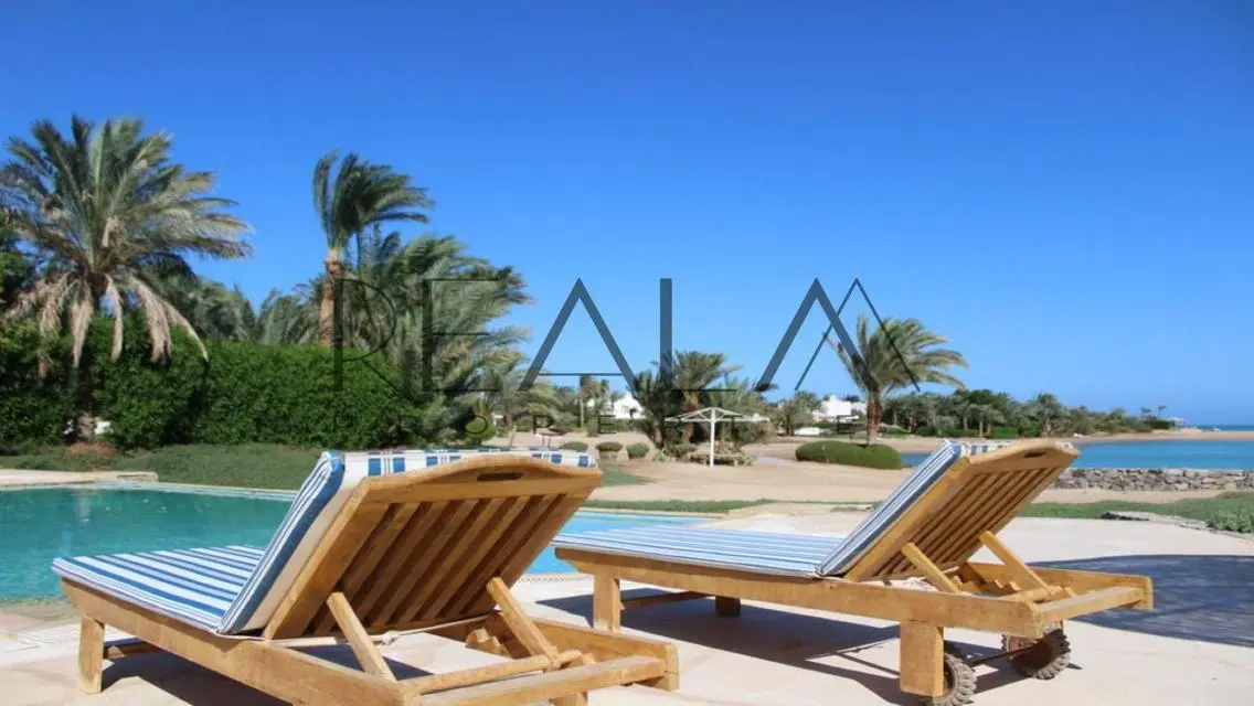 very luxurious standalone villa| installments 3Y