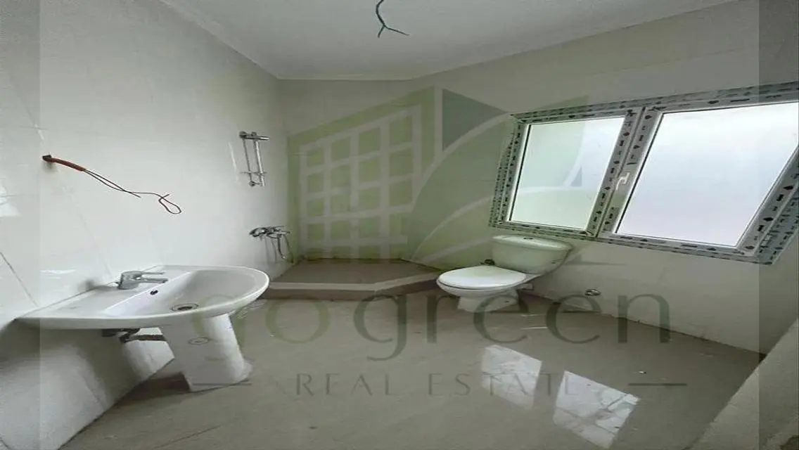 Finished villa for resale first sea row - Stella