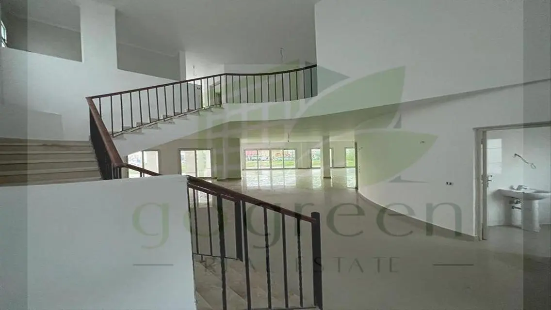 Finished villa for resale first sea row - Stella