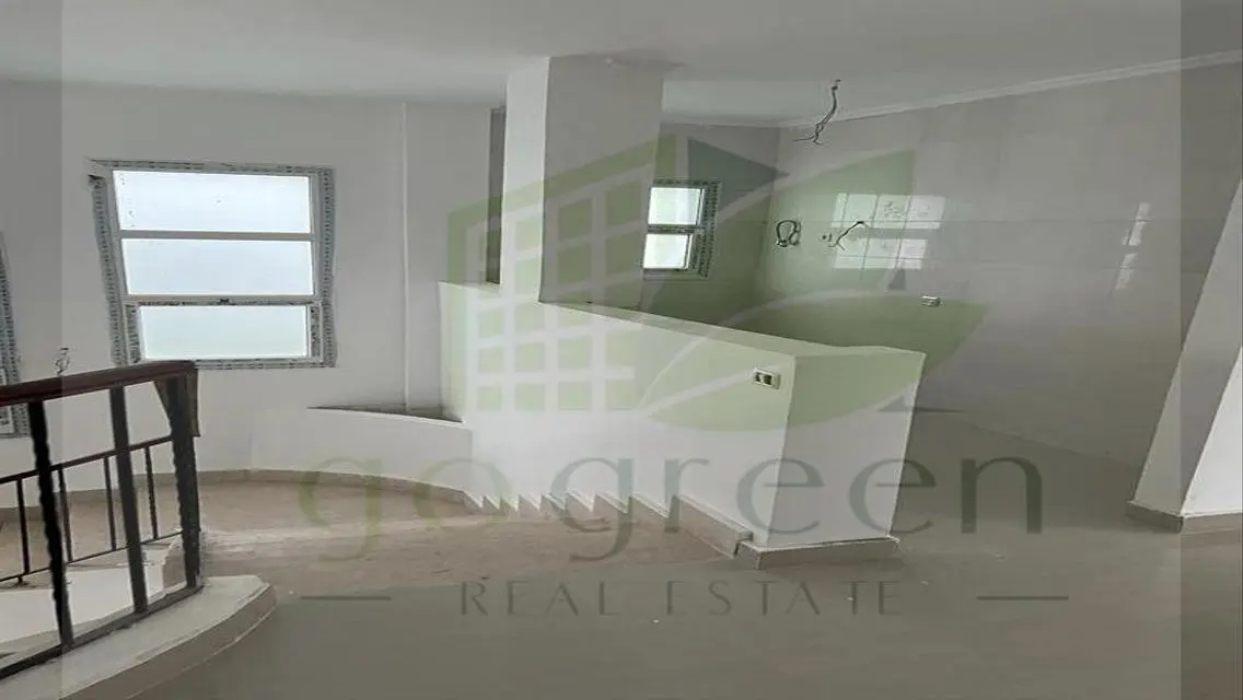 Finished villa for resale first sea row - Stella