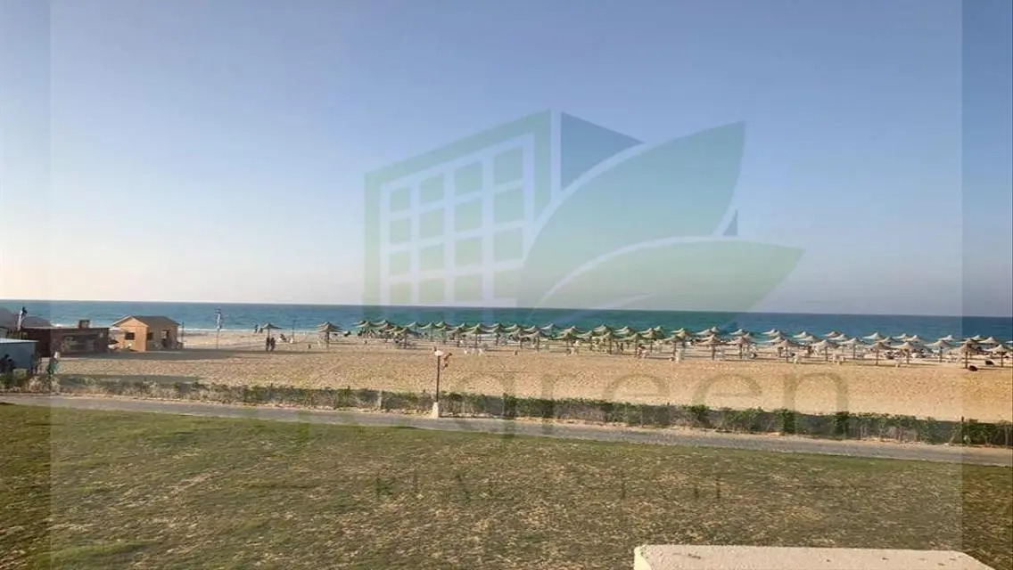 Finished villa for resale first sea row - Stella
