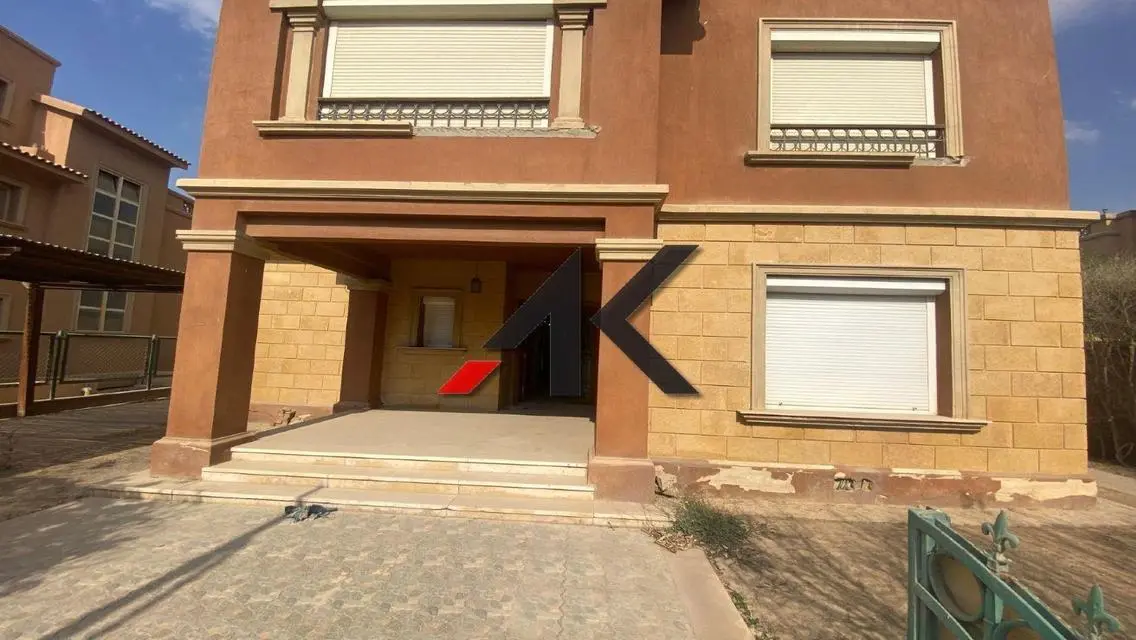 فيلا مستقلة كاملة التشطيب للبيع في بيلاجيو
