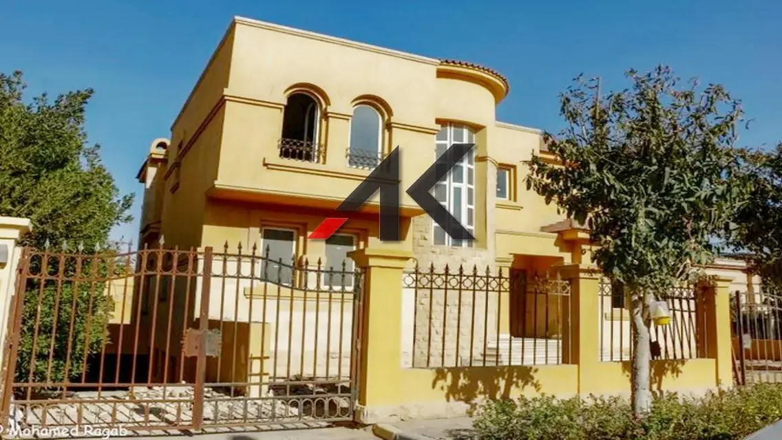 فيلا مستقلة بموقع مميز للبيع في جاردينيا سبرنجز