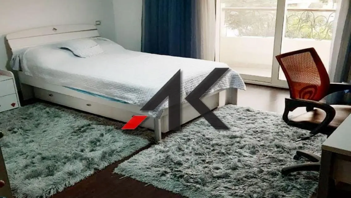 اتراكتيف فيلا بحمام سباحة للبيع في جولدن هايتس
