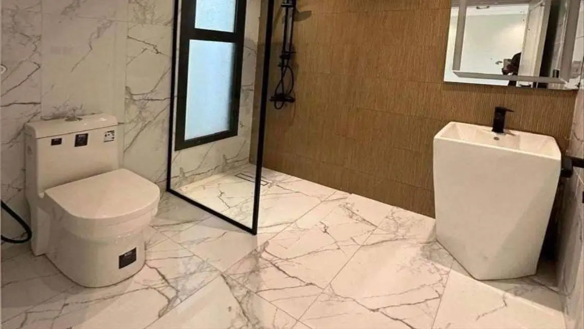 شقه للبيع في هايد بارك new cairoبالتقسيط علي 12سنه
