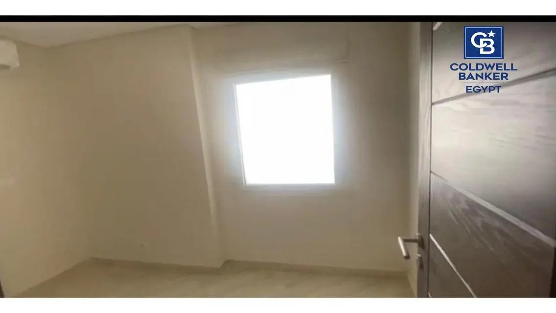FULLY FINISHED DUPLEX WITH PRIME LOCATION NEW GIZA