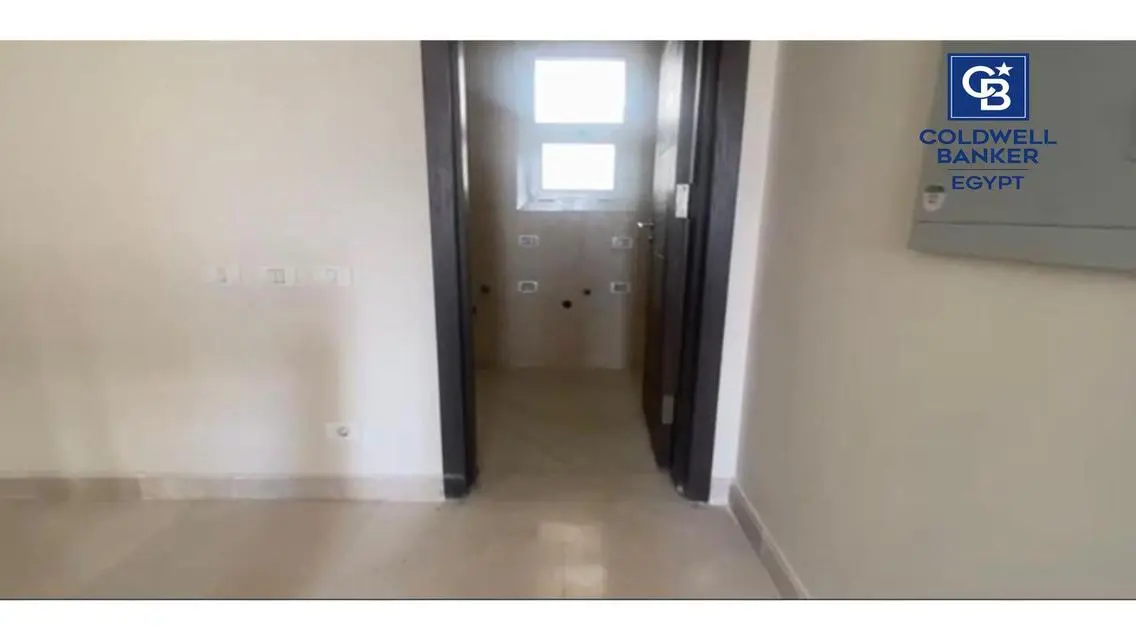 FULLY FINISHED DUPLEX WITH PRIME LOCATION NEW GIZA