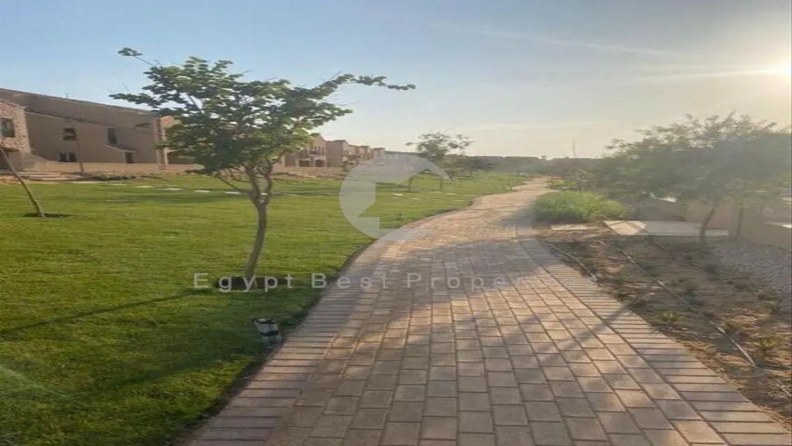 تاون هاوس للبيع في ات ايست المستقبل سيتي