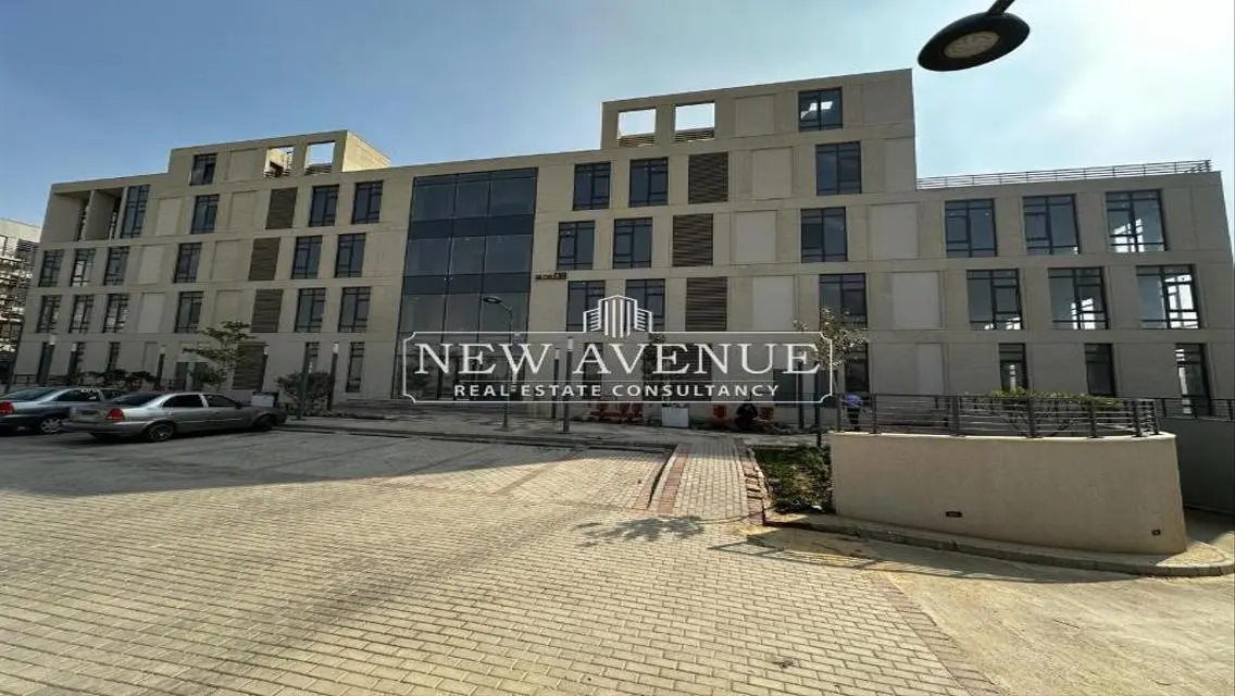 مكتب اداري 55م تشطيب كامل في District 5 للايجار