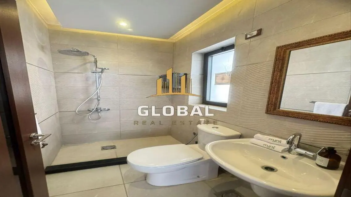 Stunning Apartment with Full Amenities in Prime Location