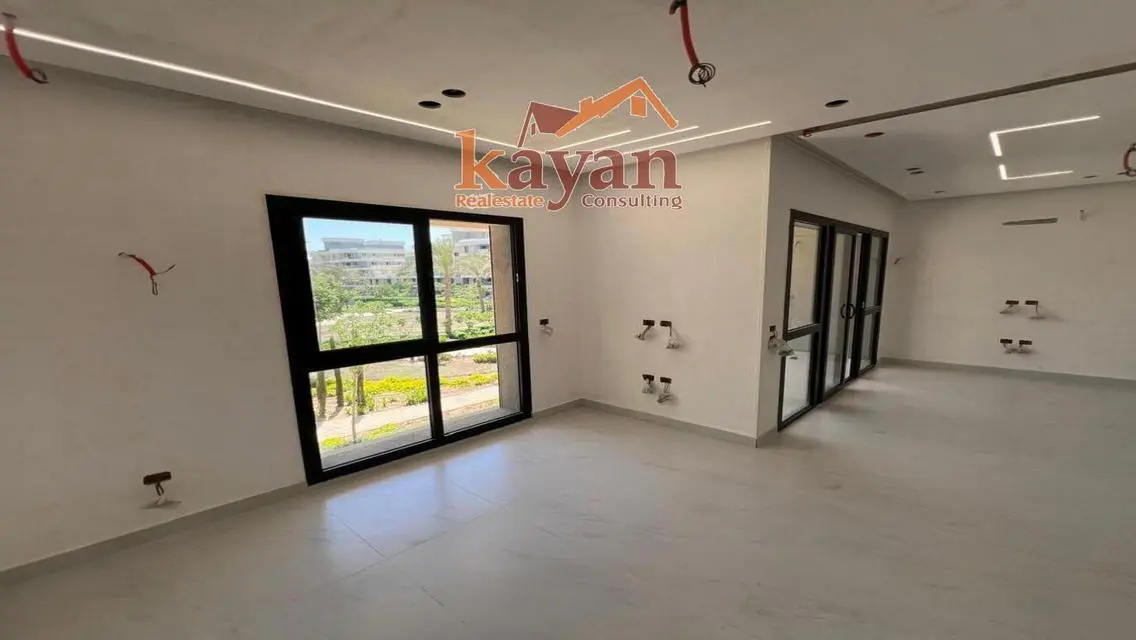 شقه 135 متر اول سكن بالمطبخ فى هايد بارك