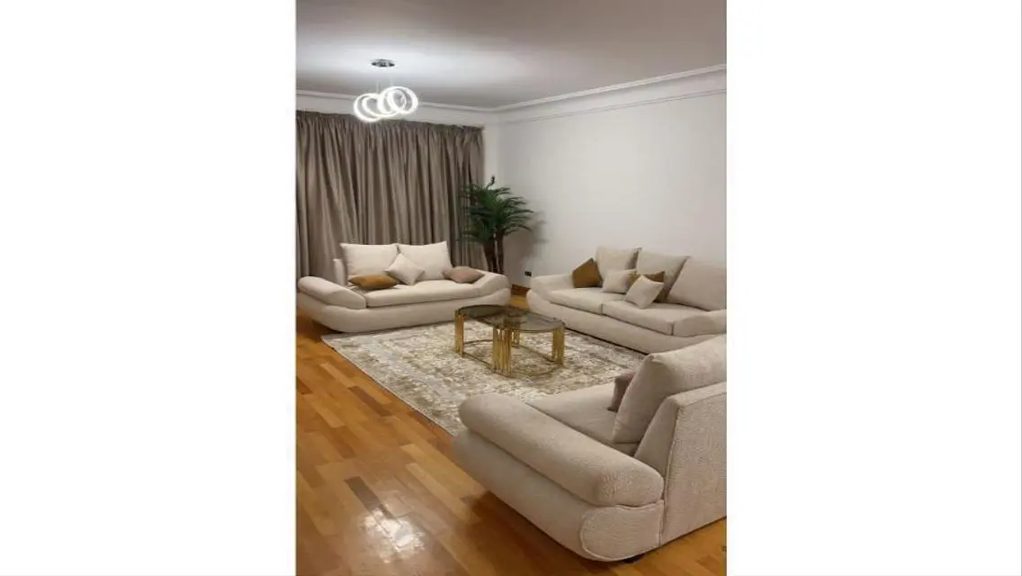 شقه مفروشه للايجار بفيو مميز  اول سكن بالشيخ زايد
