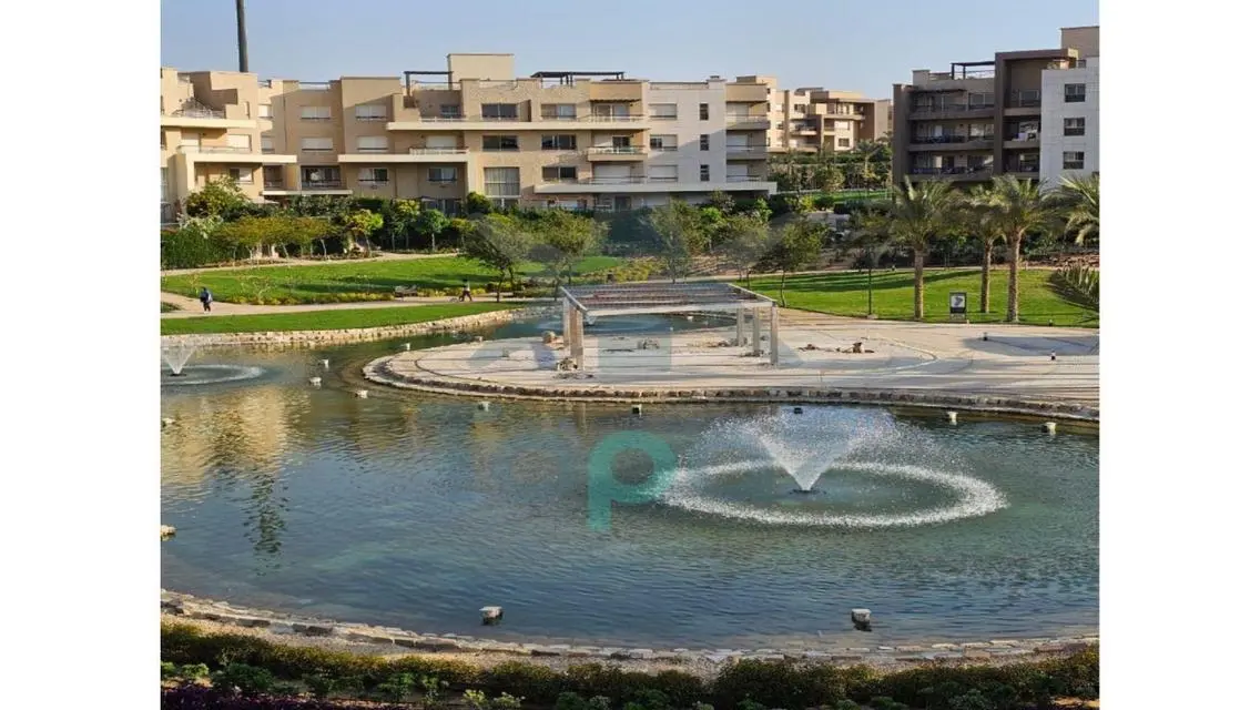 شقة للبيع في امبرفيل نيو جيزة lake view