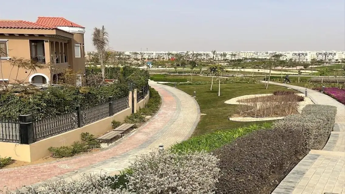 Twin house for rent in Mivida Compound -