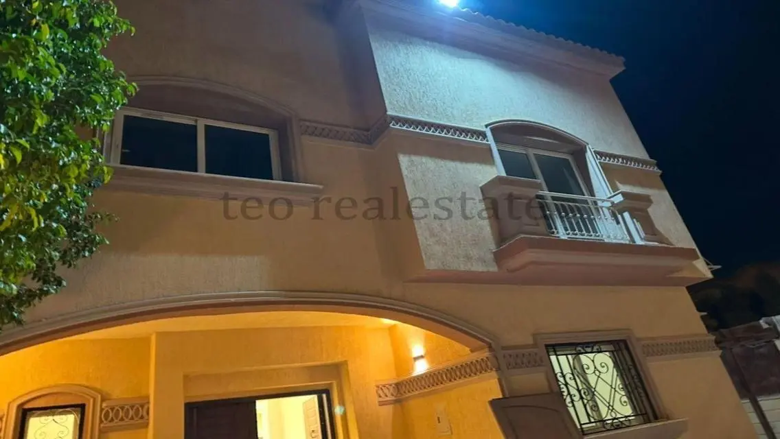 فيلا فاضيه لقطه بتشطيبات الترا لوكس اول سكن