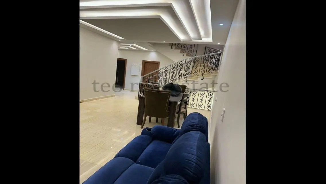 فيلا فاضيه لقطه بتشطيبات الترا لوكس اول سكن