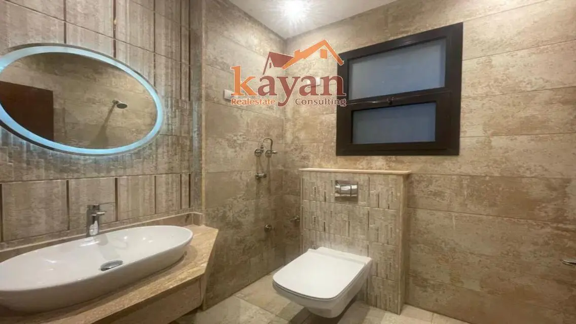 3 bedroom apartment with kitchen and ac in eastown