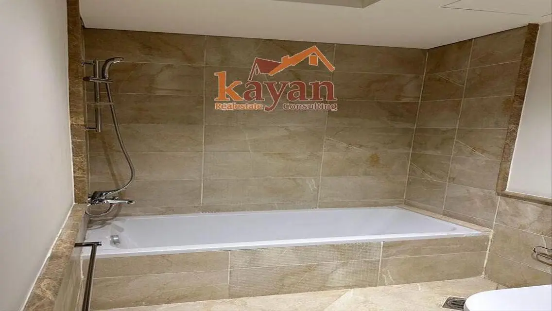 3 bedroom apartment with kitchen and ac in eastown