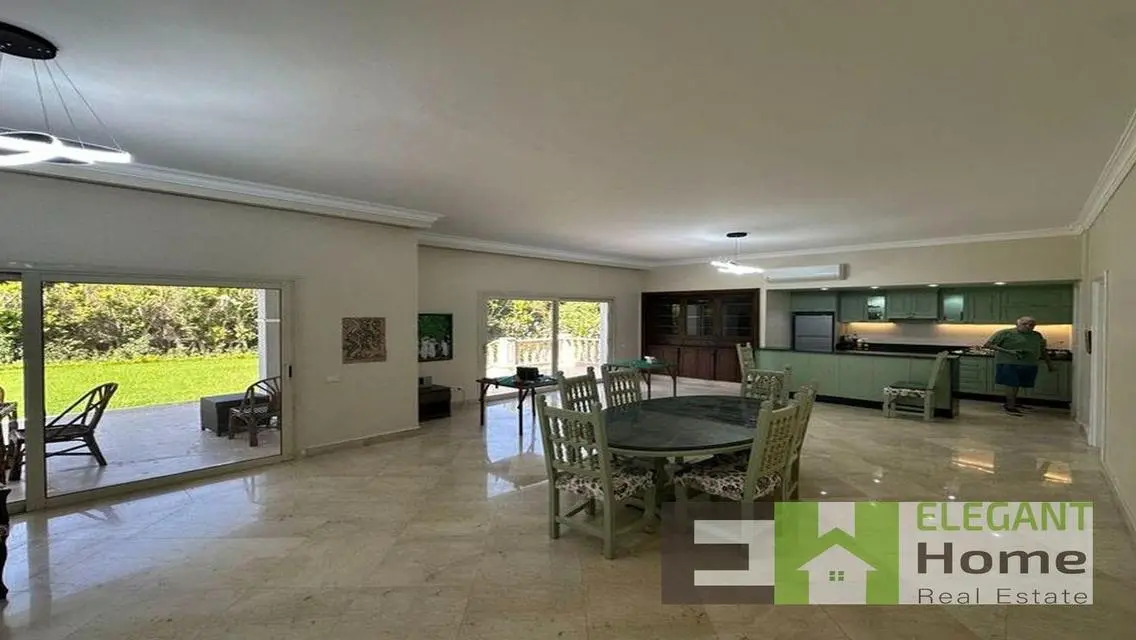 Luxury Villa with Private Garden and Pool in Prime Location
