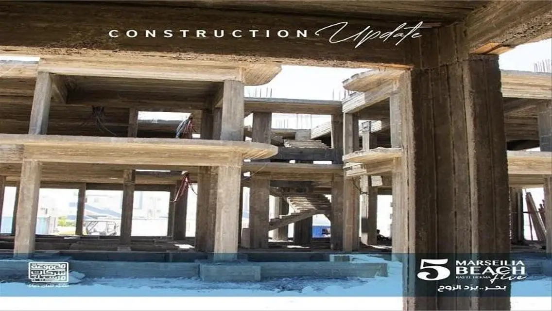 Chalet Ground Finished in Marseilia Over 8 Years