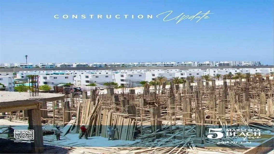 Chalet Ground Finished in Marseilia Over 8 Years
