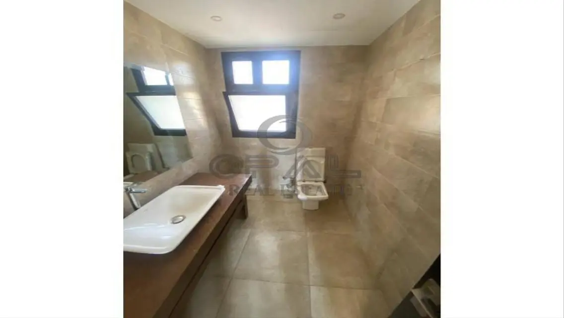 Penthouse for rent in Casa internal staircase -4bd