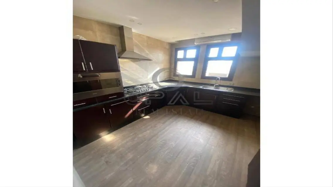 Penthouse for rent in Casa internal staircase -4bd