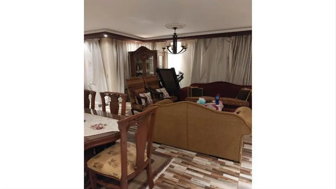 بقرب من مول جيت واي بفيو جاردن بحري بتشطيبات خاصة