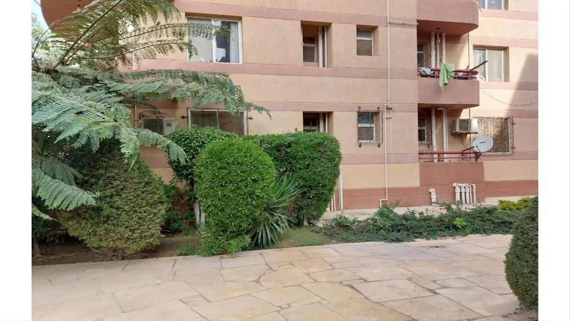 بقرب من مول جيت واي بفيو جاردن بحري بتشطيبات خاصة