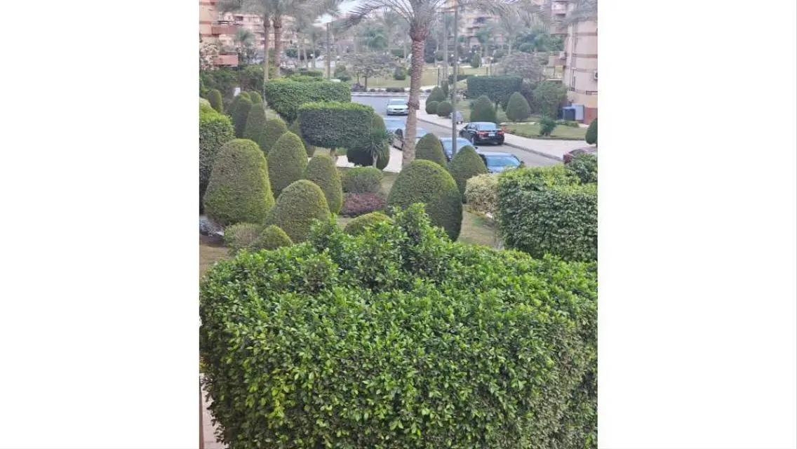 بقرب من مول جيت واي بفيو جاردن بحري بتشطيبات خاصة