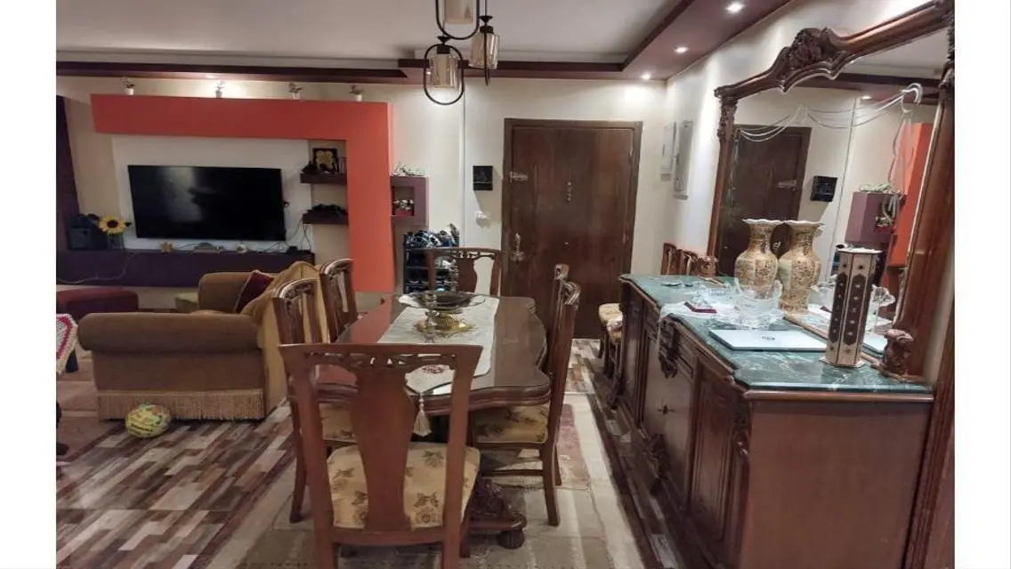 بقرب من مول جيت واي بفيو جاردن بحري بتشطيبات خاصة