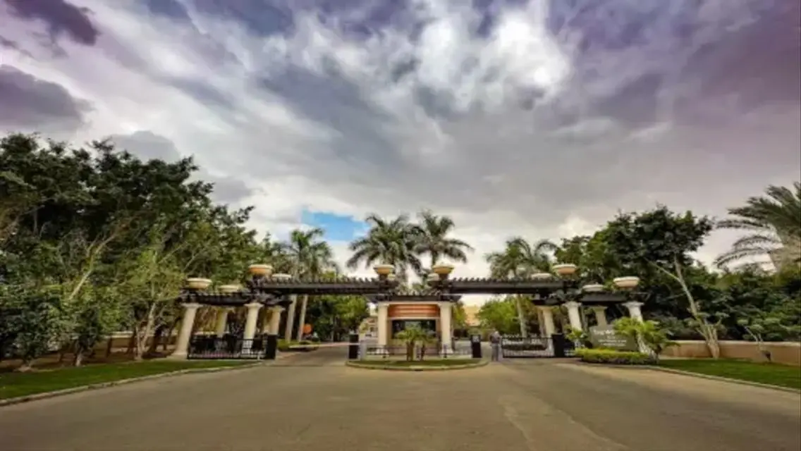 Luxurious Apartment with Spacious Design and Complete Amenities