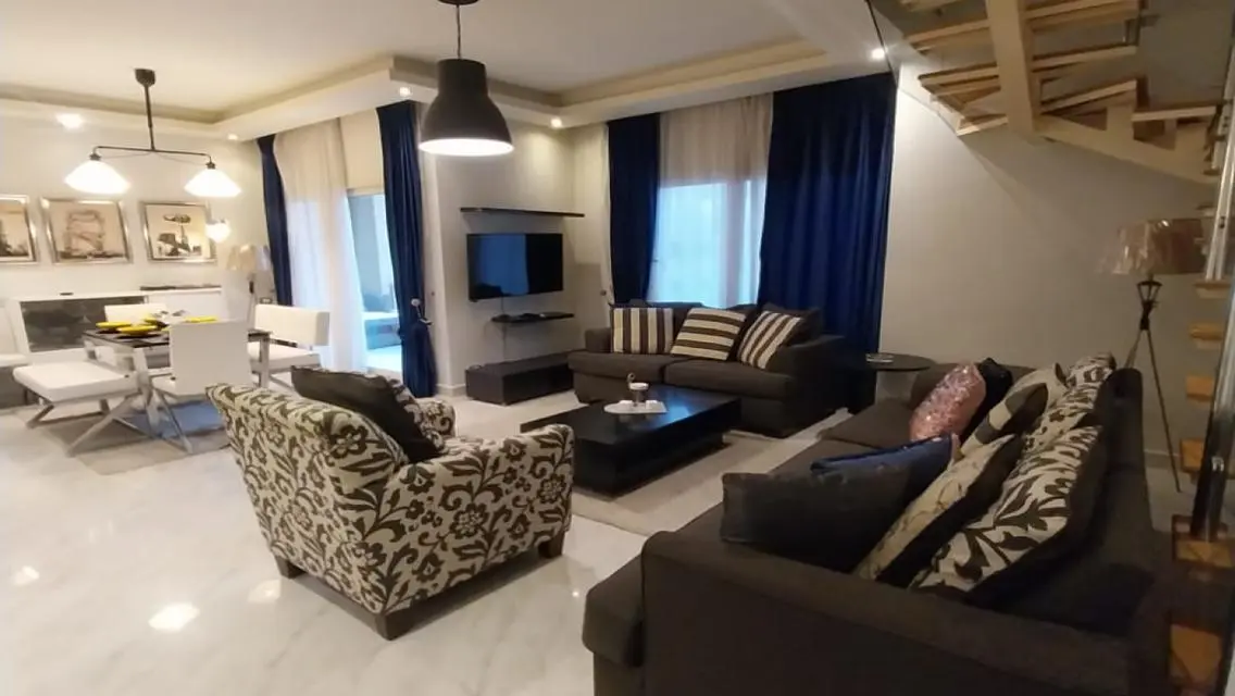 كمبوند ذا فيلدج امام الجامعة الامريكية فرش مودرن