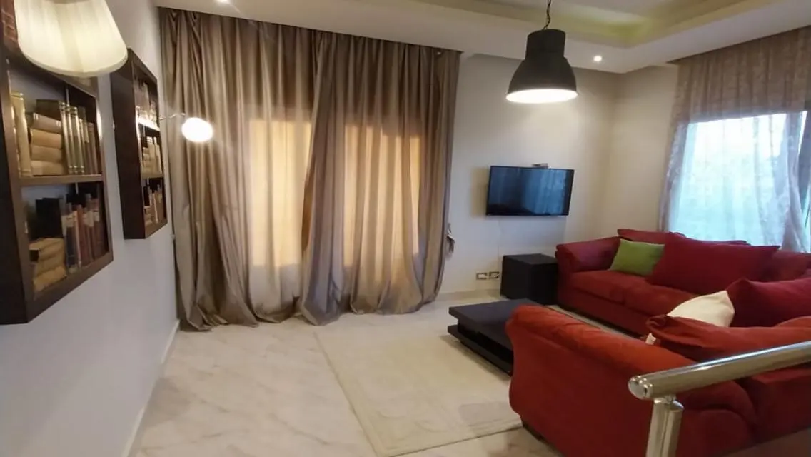 كمبوند ذا فيلدج امام الجامعة الامريكية فرش مودرن