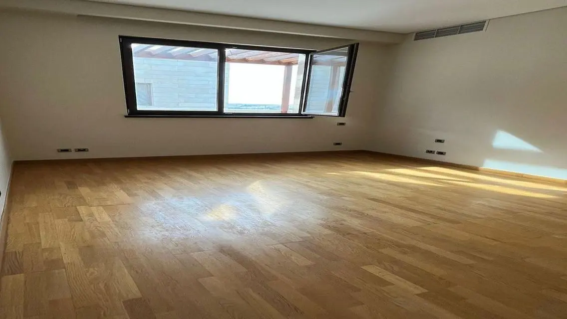 Ready to move Finished apartment in Beverly hills