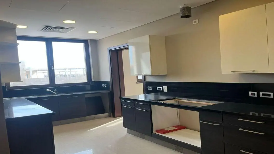 Ready to move Finished apartment in Beverly hills