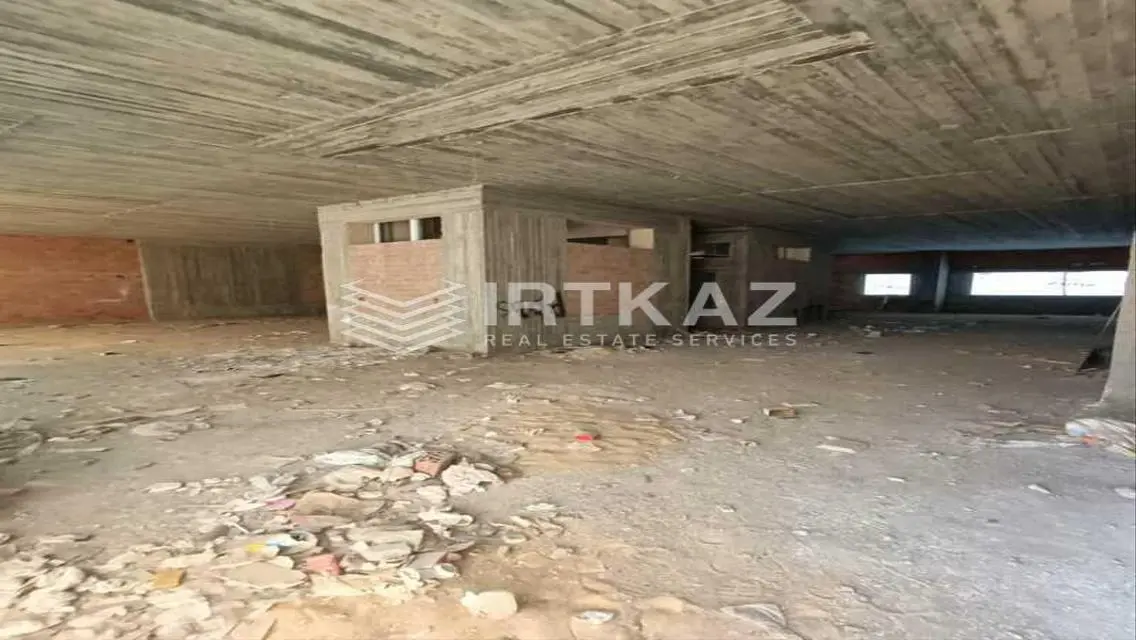 فرصة استثمارية في قلب التجمع محل 730م للايجار