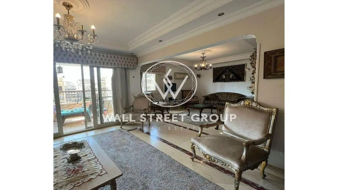 شقه للبيع  225م في مصر الجديده خلف الكليه الحربيه