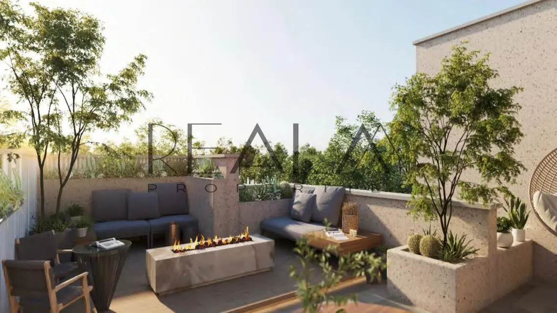 Luxurious Villa for Sale with Spacious Interiors in the Heart of the City