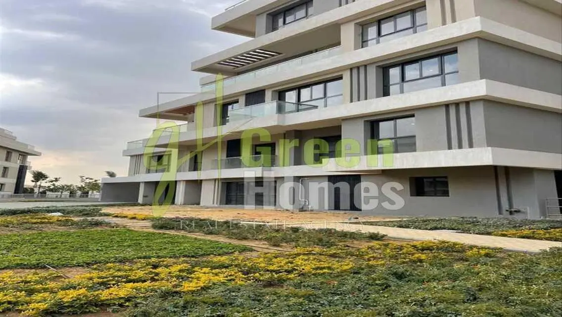 Duplex Garden in Sky Condos – Direct on Main Park
