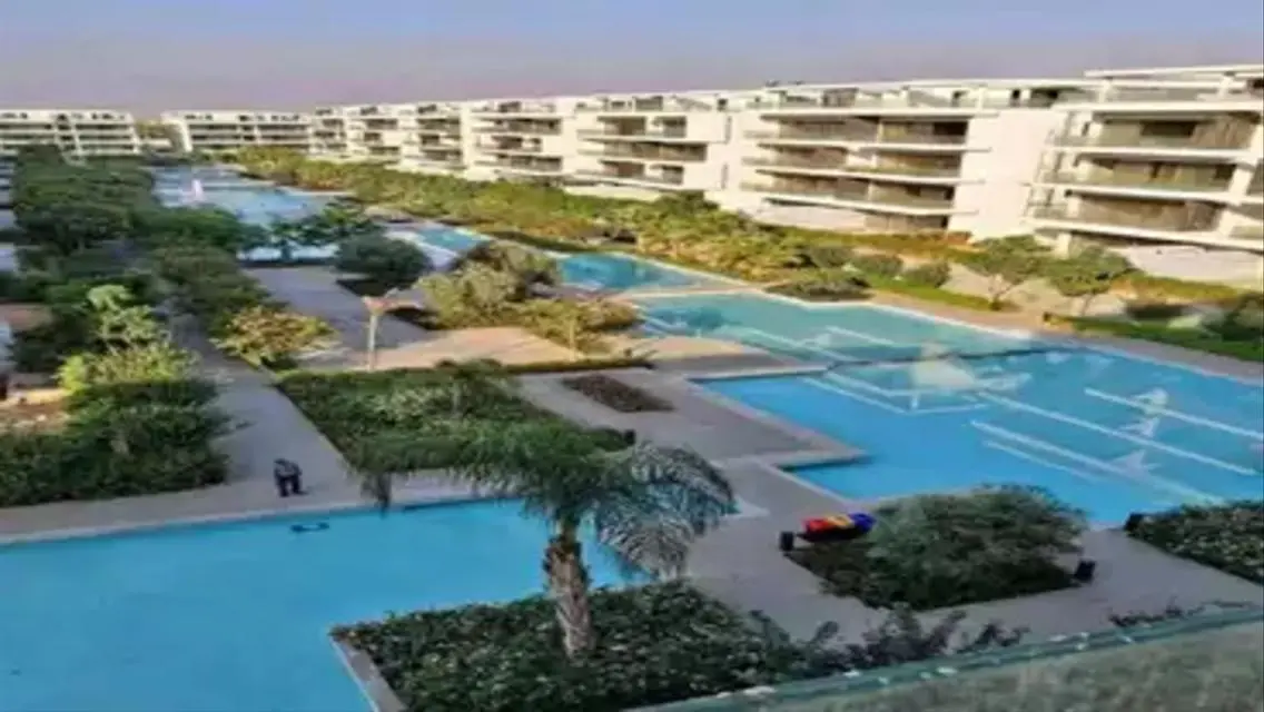 Apt+Garden With Pool Resale Lake view 2 installmen