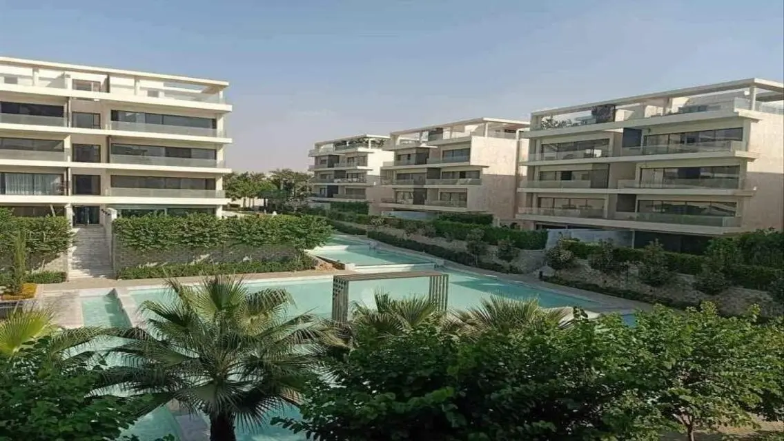 Apt+Garden With Pool Resale Lake view 2 installmen