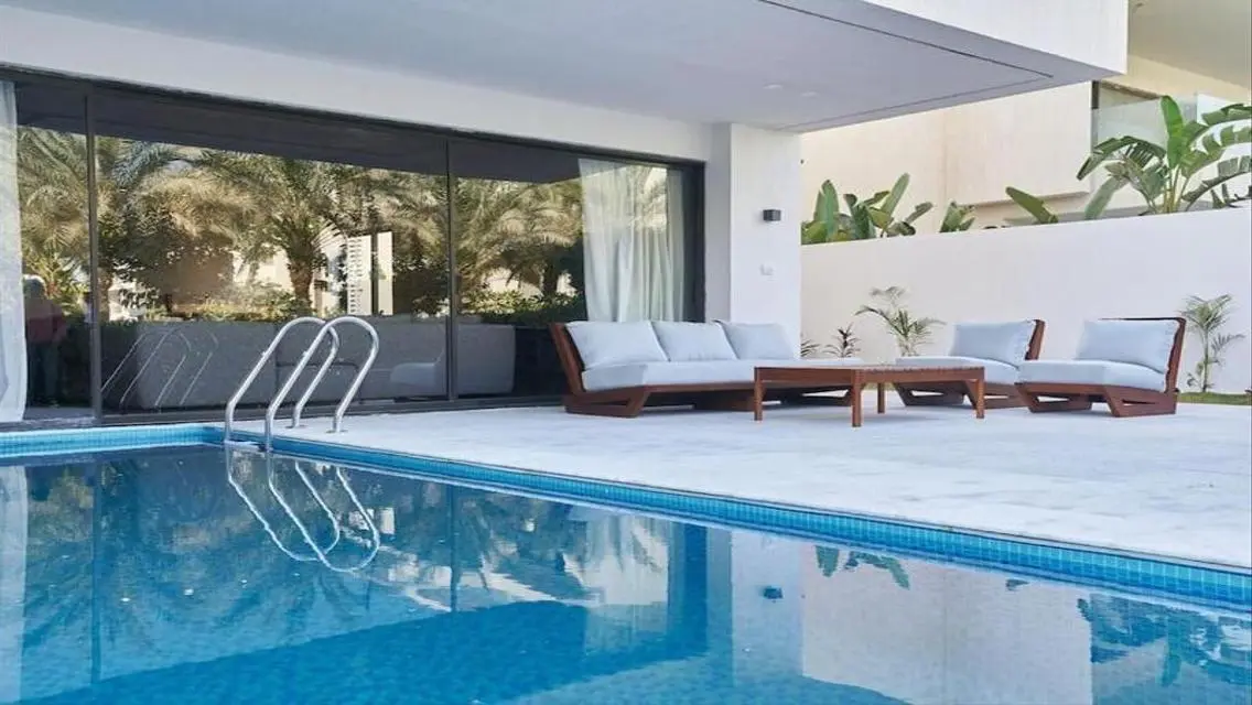 Apt+Garden With Pool Resale Lake view 2 installmen
