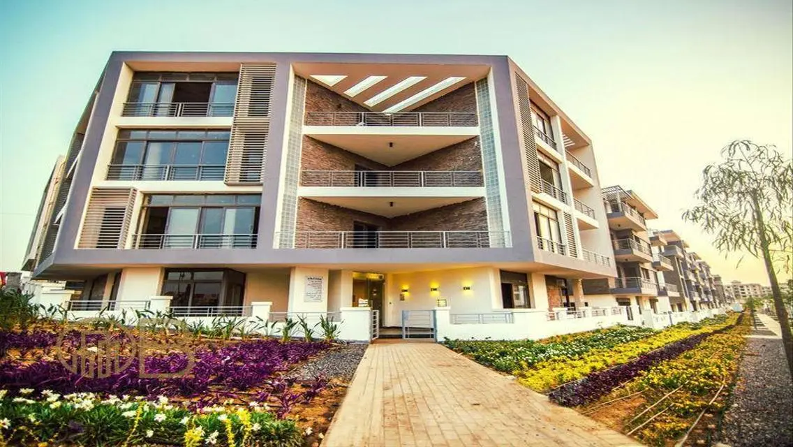 Luxury Apartment with Private Garden and Complete Amenities