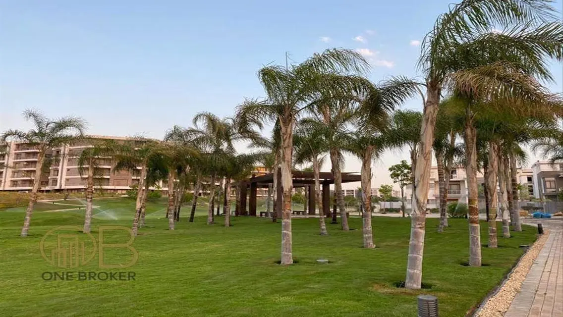 Luxury Apartment with Private Garden and Complete Amenities
