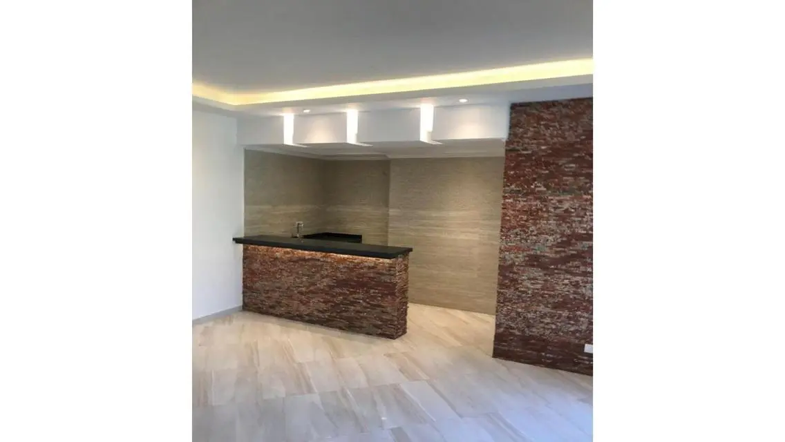 Duplex for rent in Eastown with garden finished