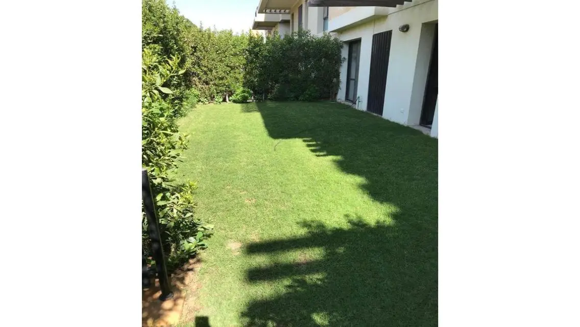 Duplex for rent in Eastown with garden finished