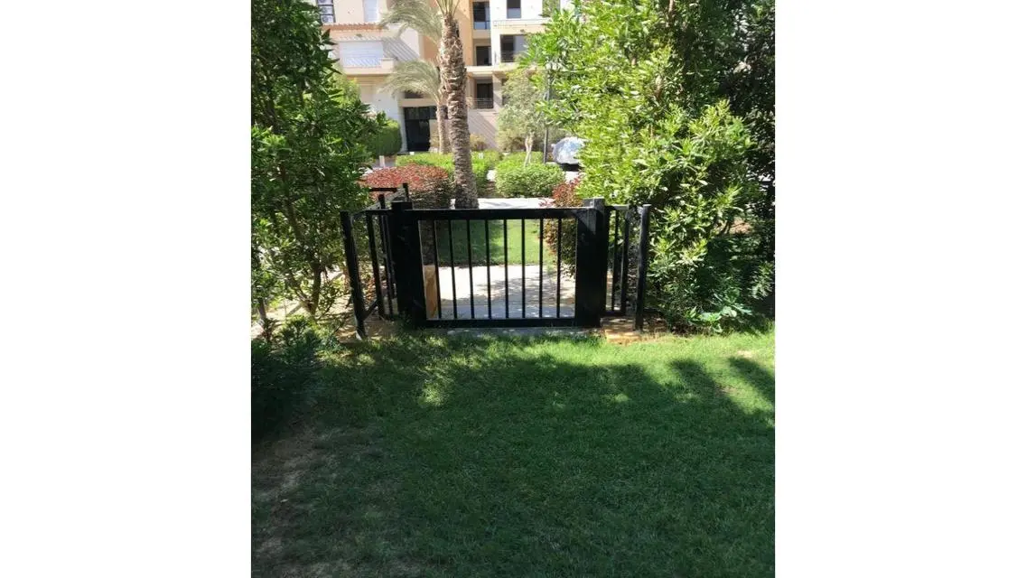 Duplex for rent in Eastown with garden finished