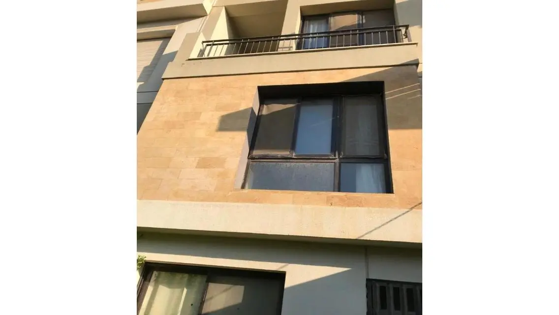 Duplex for rent in Eastown with garden finished