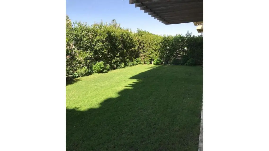 Duplex for rent in Eastown with garden finished